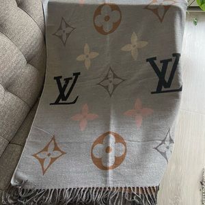 Louis Vuitton Scarf